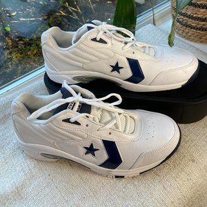 Converse NWOT Mid White/Navy leather Retro Vibe sneakers, Size 11